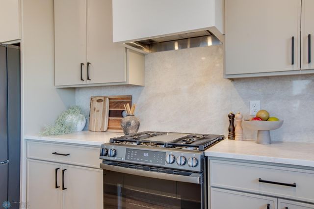 6163 Martin Lane W, West Fargo, ND 58078