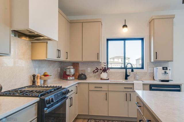 6163 Martin Lane W, West Fargo, ND 58078