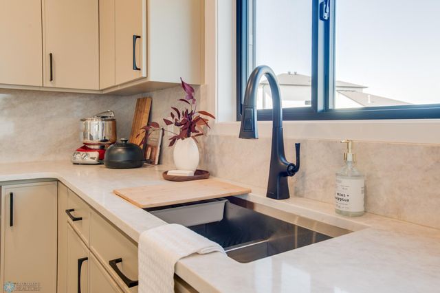 6163 Martin Lane W, West Fargo, ND 58078