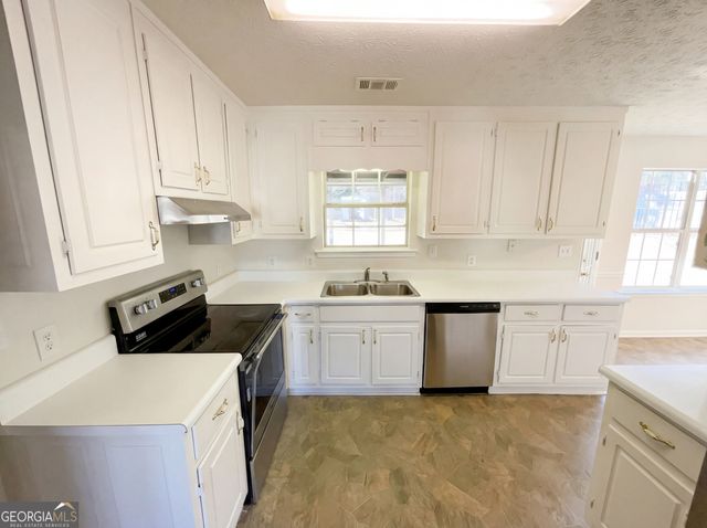 130 Berkshire Drive, Covington, GA 30016