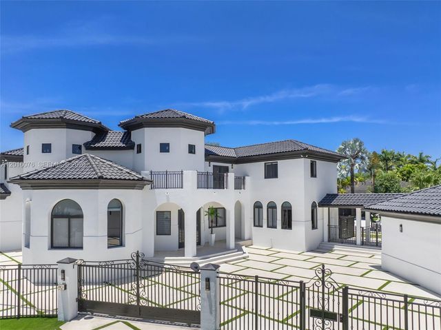 9881 SW 148th Ter, Miami, FL 33176
