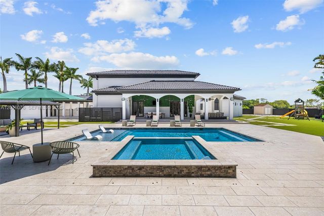 9881 SW 148th Ter, Miami, FL 33176
