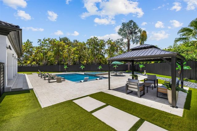 9881 SW 148th Ter, Miami, FL 33176