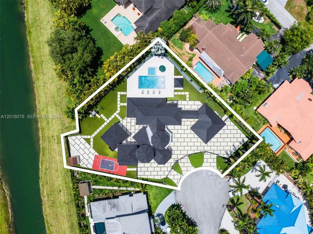 9881 SW 148th Ter, Miami, FL 33176
