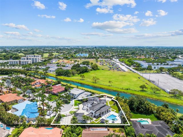 9881 SW 148th Ter, Miami, FL 33176