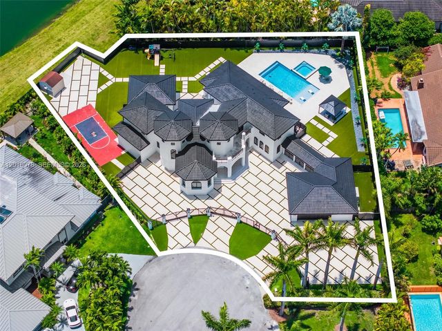 9881 SW 148th Ter, Miami, FL 33176
