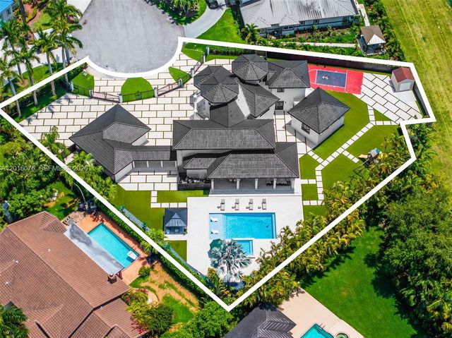 9881 SW 148th Ter, Miami, FL 33176