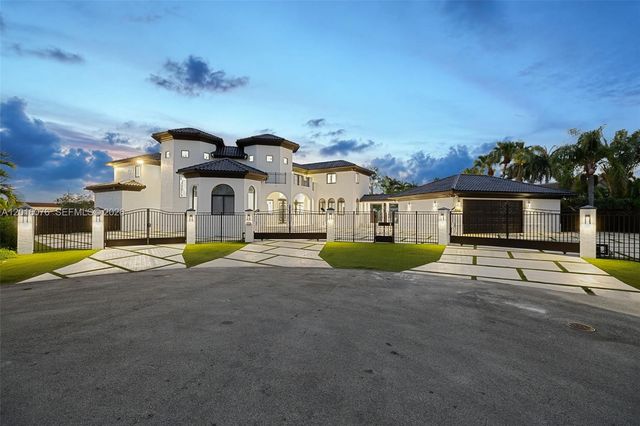 9881 SW 148th Ter, Miami, FL 33176