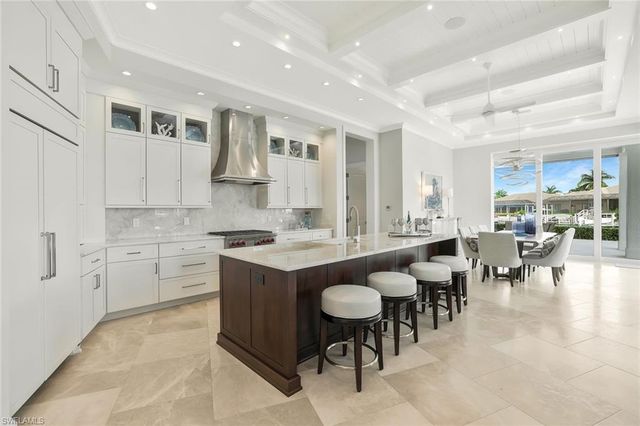 689 Pelican CT, Marco Island, FL 34145