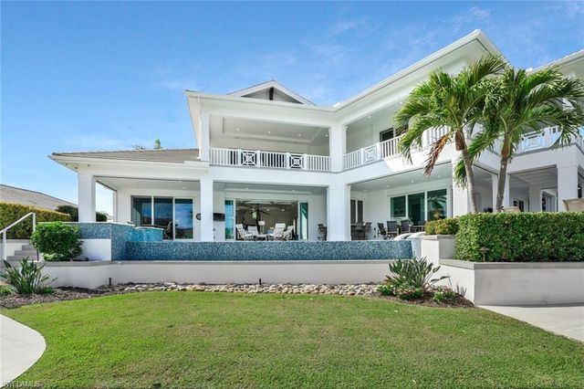 689 Pelican CT, Marco Island, FL 34145