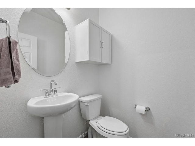 21052 E 60th Ave, Aurora, CO 80019