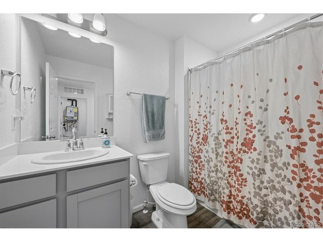 21052 E 60th Ave, Aurora, CO 80019