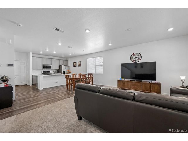 21052 E 60th Ave, Aurora, CO 80019