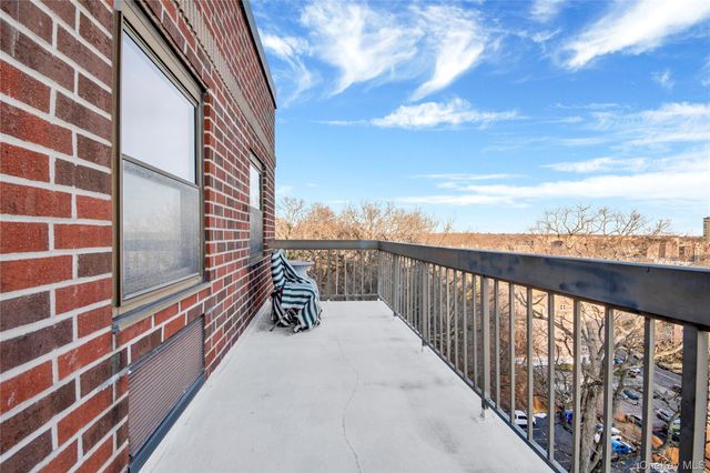 1376 Midland Avenue 813, Bronxville, NY 10708