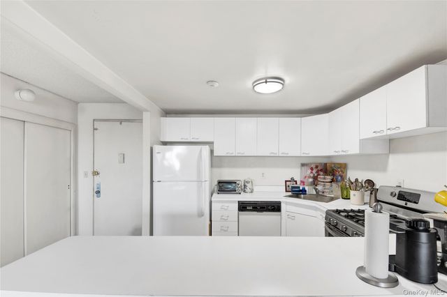 1376 Midland Avenue 813, Bronxville, NY 10708