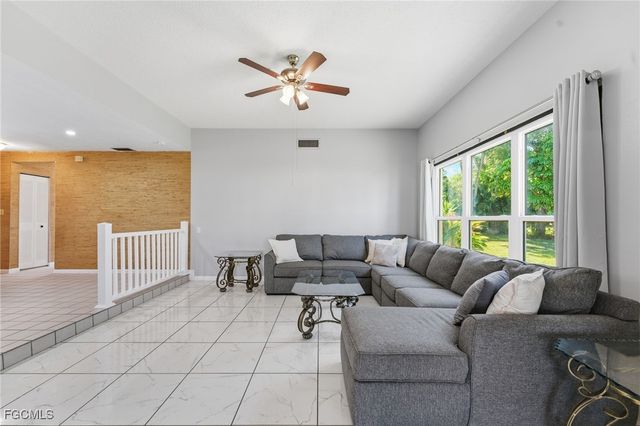 4 E Greens CIR, Lehigh Acres, FL 33936