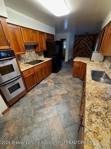 133 Kenberry Drive, East Lansing, MI 48823