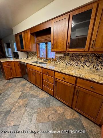 133 Kenberry Drive, East Lansing, MI 48823