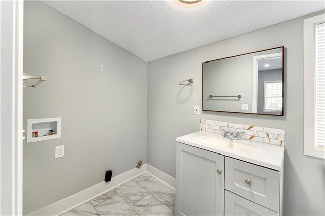 2717 N Allis Street, Kansas City, KS 66101