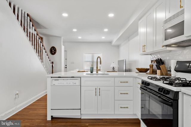 2320 MANNING ST, Philadelphia, PA 19103