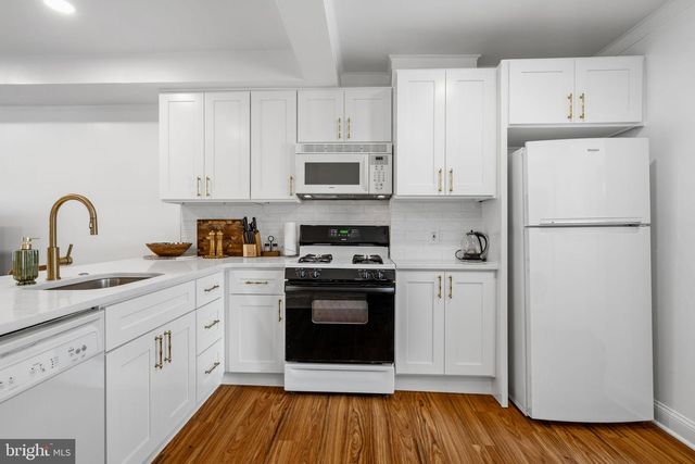 2320 MANNING ST, Philadelphia, PA 19103