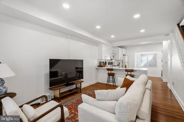 2320 MANNING ST, Philadelphia, PA 19103