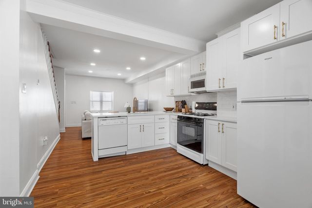 2320 MANNING ST, Philadelphia, PA 19103