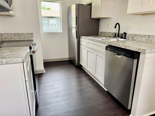 622 BOOKER AVENUE A B, Lake Wales, FL 33853