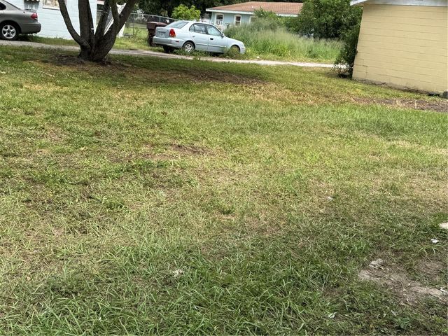 622 BOOKER AVENUE A B, Lake Wales, FL 33853