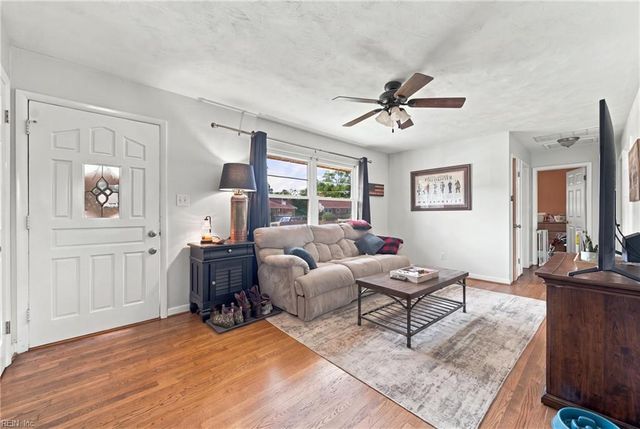 13 Bedford CT, Hampton, VA 23664