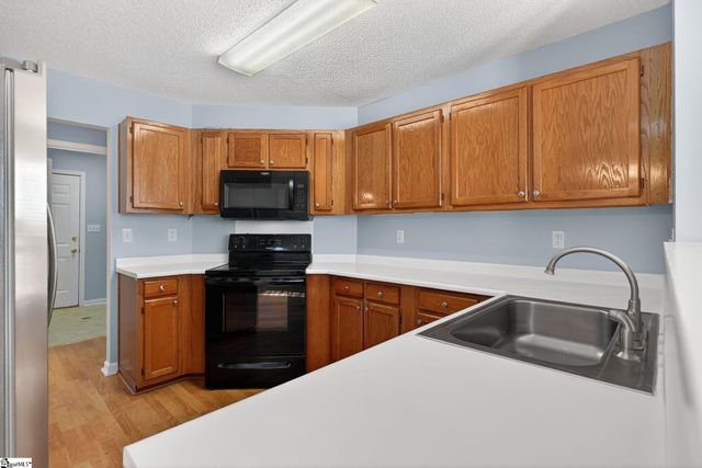 5 Hazelnut Court, Taylors, SC 29687