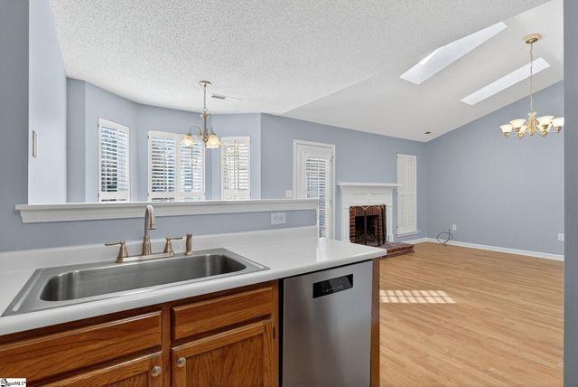 5 Hazelnut Court, Taylors, SC 29687