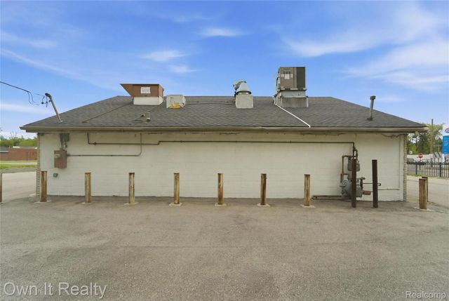 24611 W MCNICHOLS Road, Detroit, MI 48219