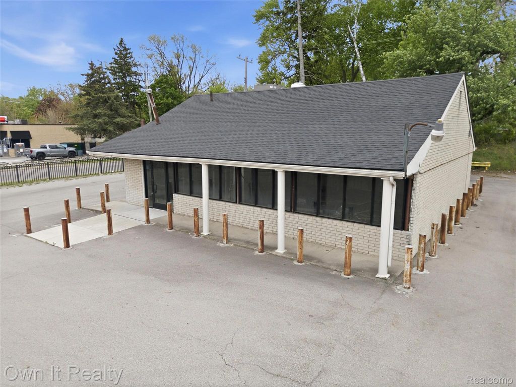 24611 W MCNICHOLS Road, Detroit, MI 48219