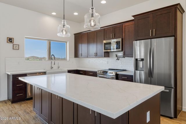 48126 N Coyote Pass Road, New River, AZ 85087