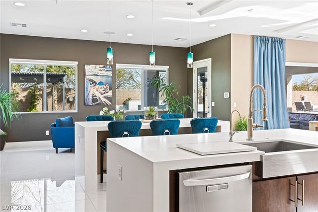 8188 Sweetwater Creek Way, Las Vegas, NV 89113