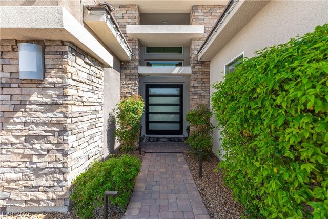 8188 Sweetwater Creek Way, Las Vegas, NV 89113