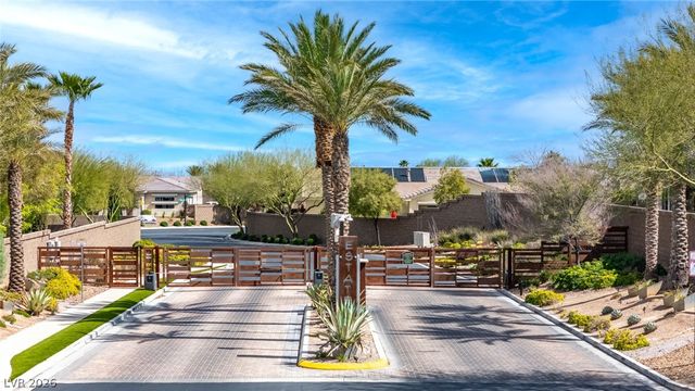 8188 Sweetwater Creek Way, Las Vegas, NV 89113