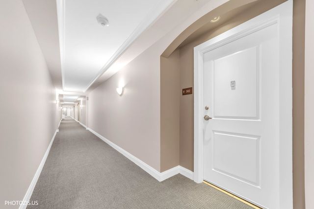 425 Benjamin Drive 302, Vernon Hills, IL 60061