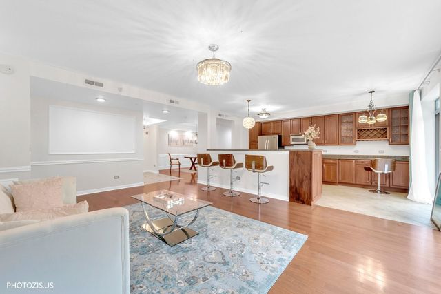 425 Benjamin Drive 302, Vernon Hills, IL 60061