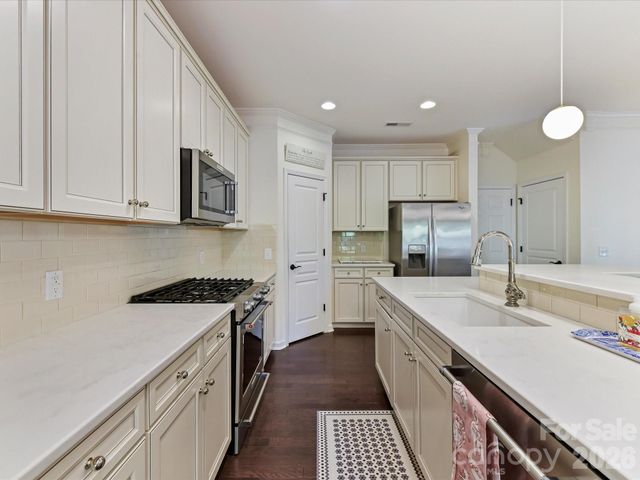 6024 Union Pacific Avenue, Charlotte, NC 28210