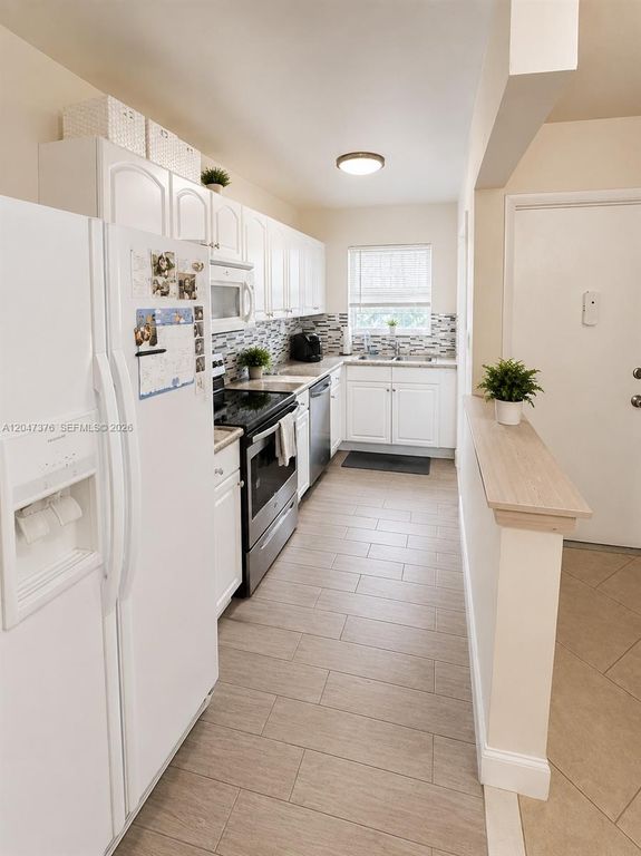 270 E Layne Blvd 110, Hallandale Beach, FL 33009