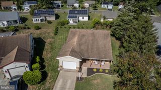 4 NARBERTH PL, Southampton, NJ 08088