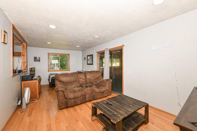 N6089 Lyons ROAD, Burlington, WI 53105