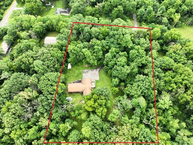 N6089 Lyons ROAD, Burlington, WI 53105