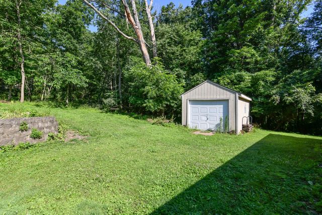 N6089 Lyons ROAD, Burlington, WI 53105