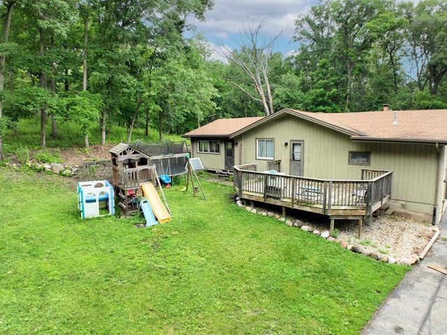 N6089 Lyons ROAD, Burlington, WI 53105