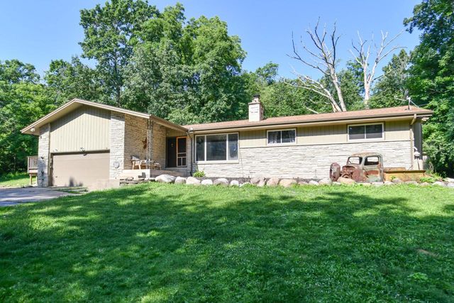 N6089 Lyons ROAD, Burlington, WI 53105