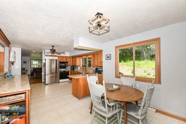 N6089 Lyons ROAD, Burlington, WI 53105