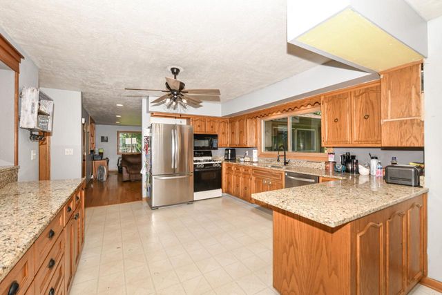 N6089 Lyons ROAD, Burlington, WI 53105